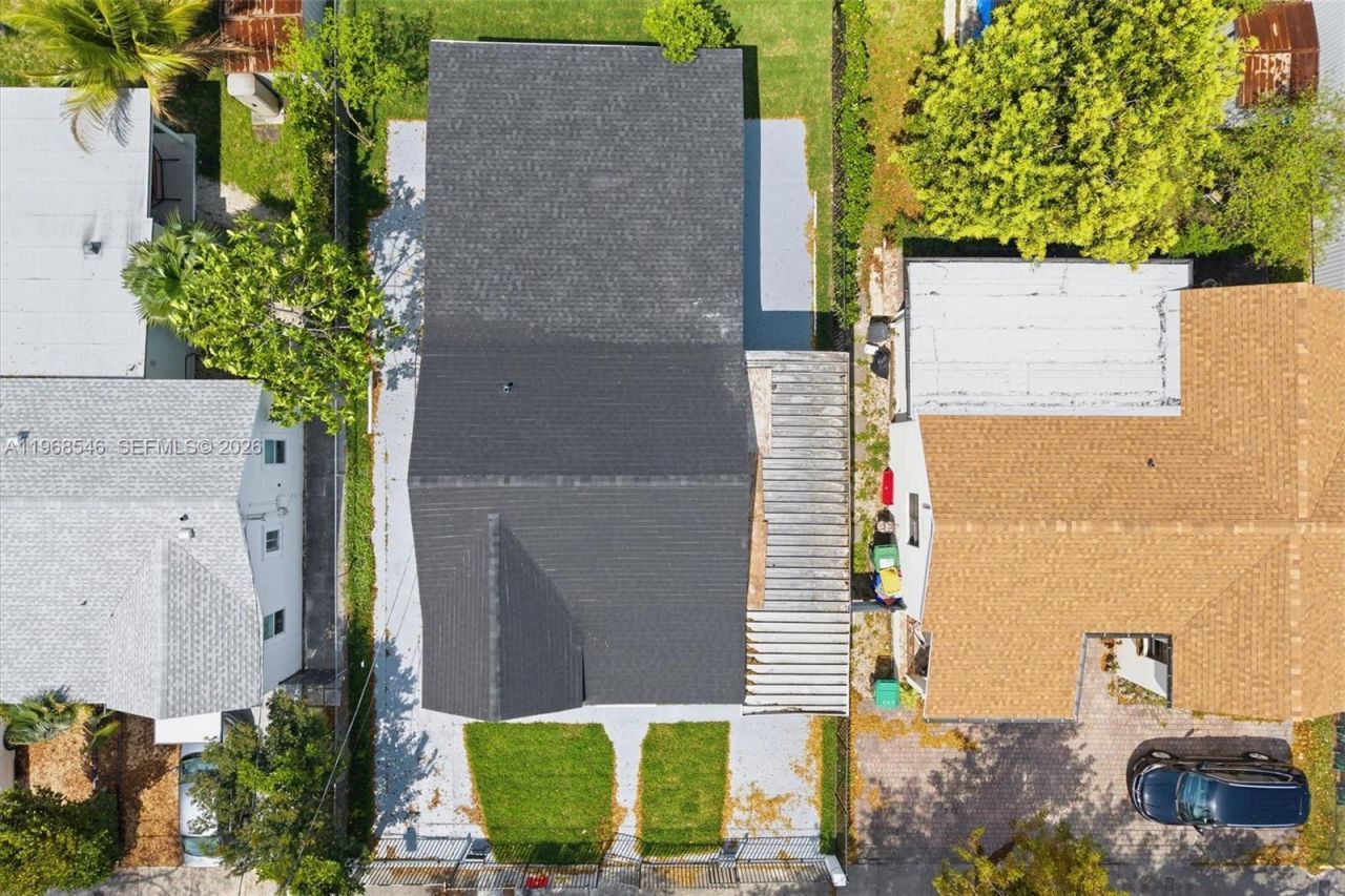 4237 SW 7th St , Miami, FL 33134 Photo