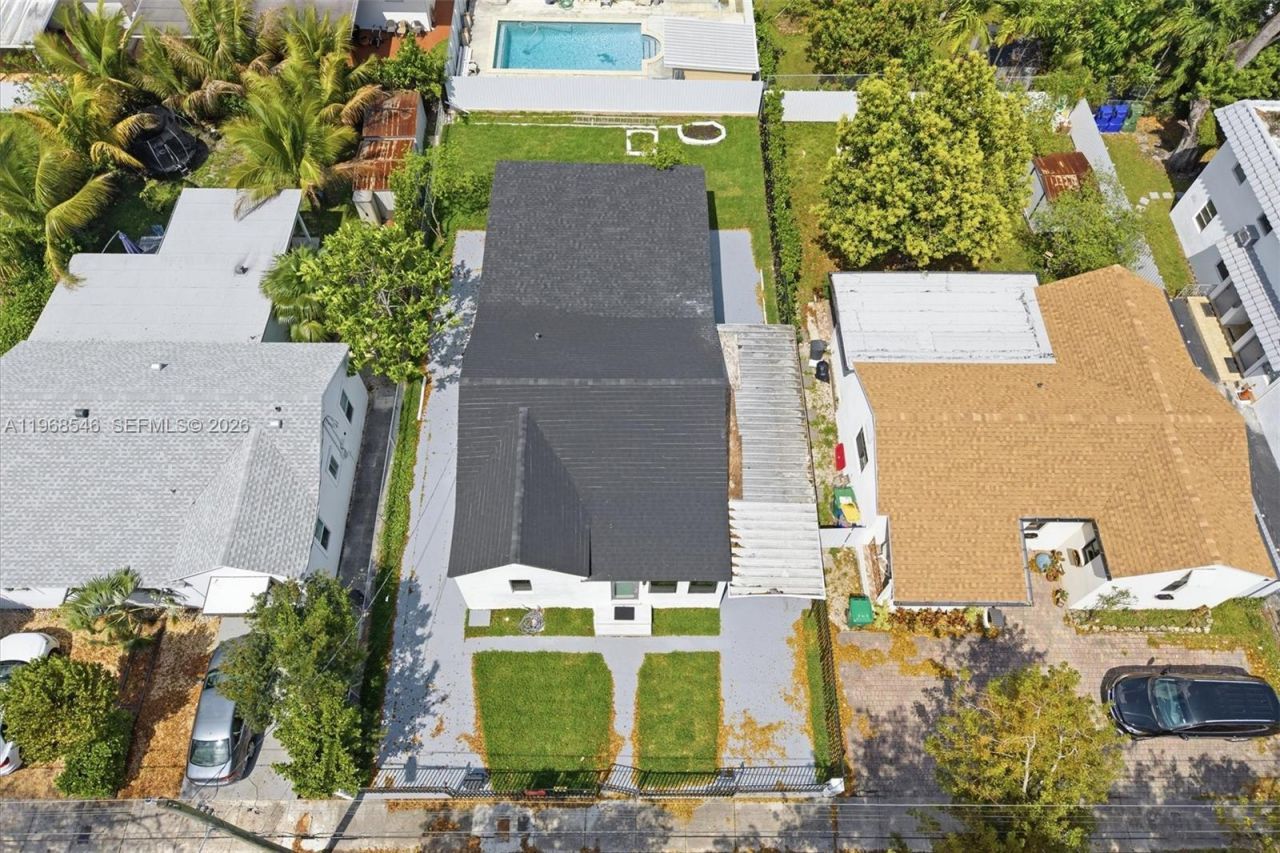 4237 SW 7th St , Miami, FL 33134 Photo