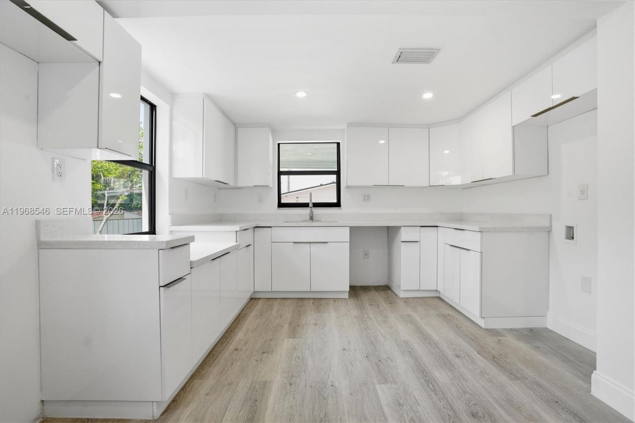 4237 SW 7th St , Miami, FL 33134 Photo