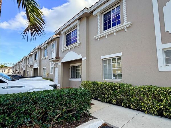 Unit 103, Hialeah, FL 33015