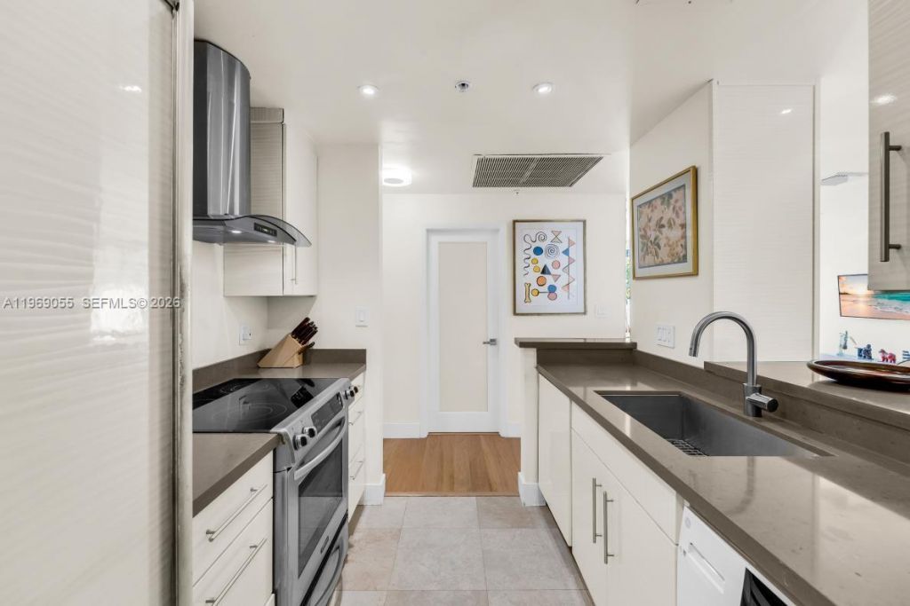 10275 Collins Ave, Unit 102, Bal Harbour, FL 33154 Photo