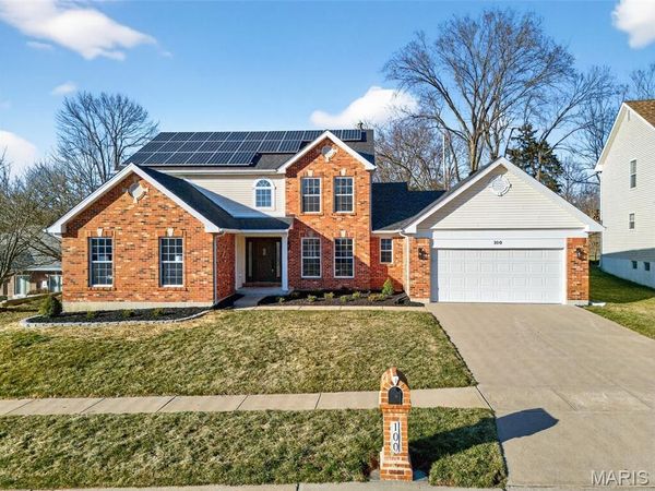 100 Gailwood Drive, St Peters, MO 63376