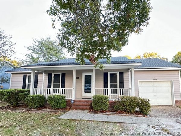 5136 Double Oaks Drive , Fayetteville, NC 28306