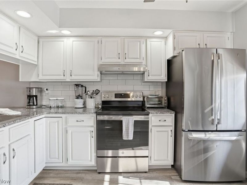 721 Creekside Drive, Huron, OH 44839 Photo 3