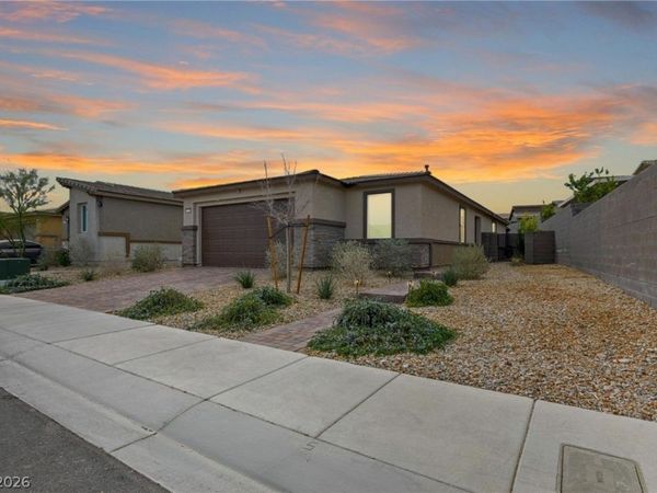 9715 Pacific Pine Street, Las Vegas, NV 89143