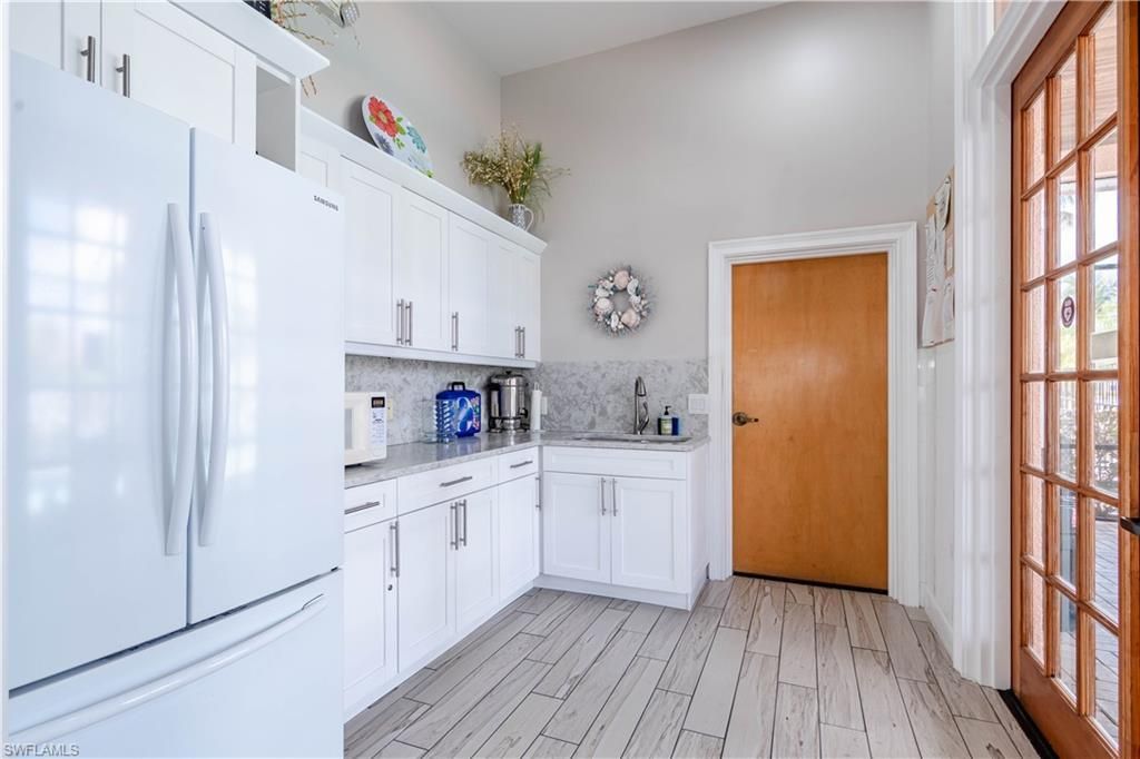 6830 Beach Resort Dr, Unit 12, Naples, FL 34114 Photo
