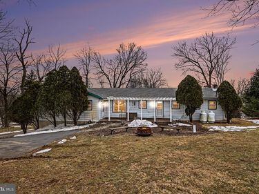 23 E WILLOW TERRACE DRIVE, MECHANICSBURG, PA 17050