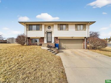 14502 Echo Hills Drive, Omaha, NE 68138
