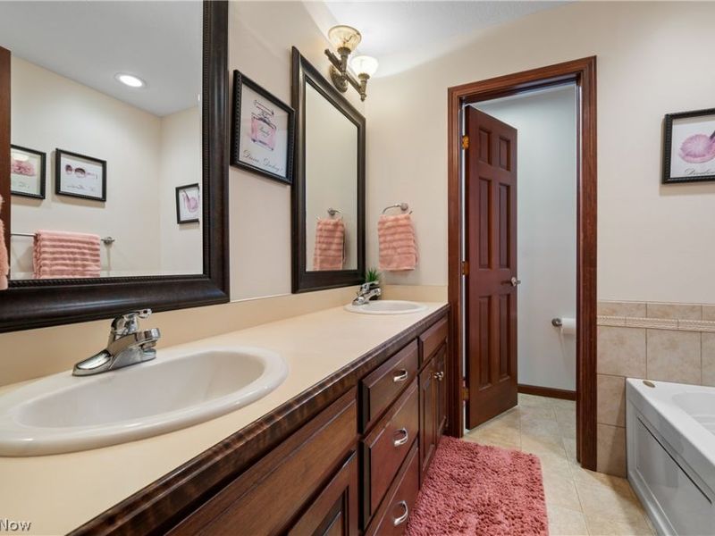 268 Schoenbrunn Drive NE, New Philadelphia, OH 44663 Photo 24