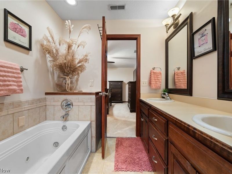 268 Schoenbrunn Drive NE, New Philadelphia, OH 44663 Photo 25