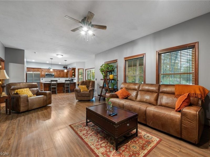 268 Schoenbrunn Drive NE, New Philadelphia, OH 44663 Photo 8