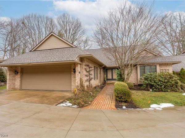 48 La Salle Court SE, Canton, OH 44709