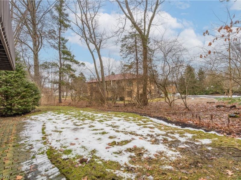 48 La Salle Court SE, Canton, OH 44709 Photo 3