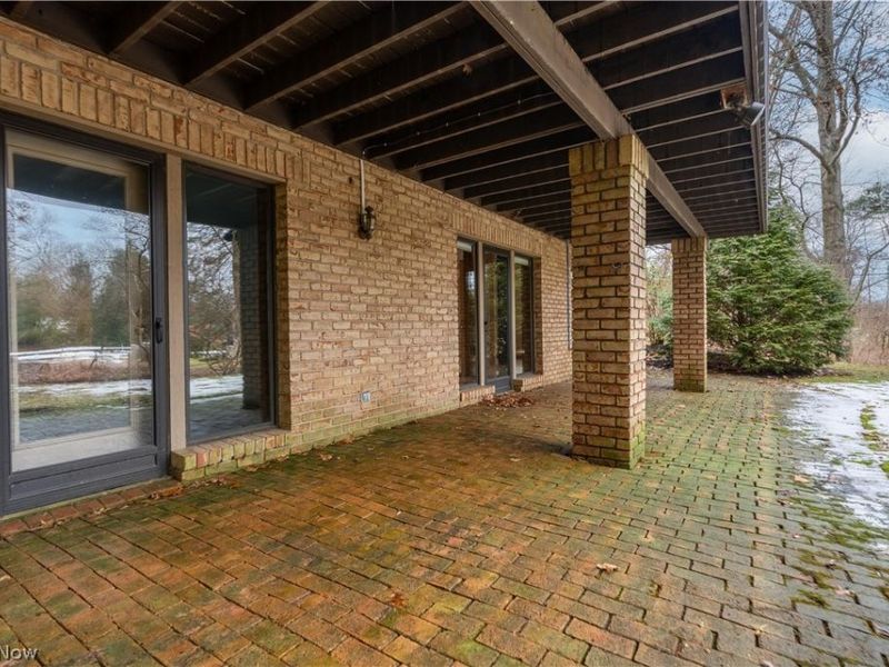 48 La Salle Court SE, Canton, OH 44709 Photo 4