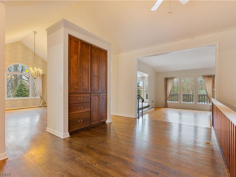 48 La Salle Court SE, Canton, OH 44709 Photo 9