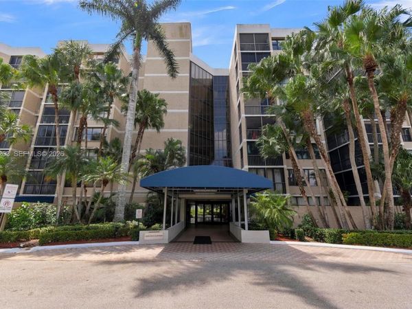 16300 Golf Club Rd, Unit 401, Weston, FL 33326