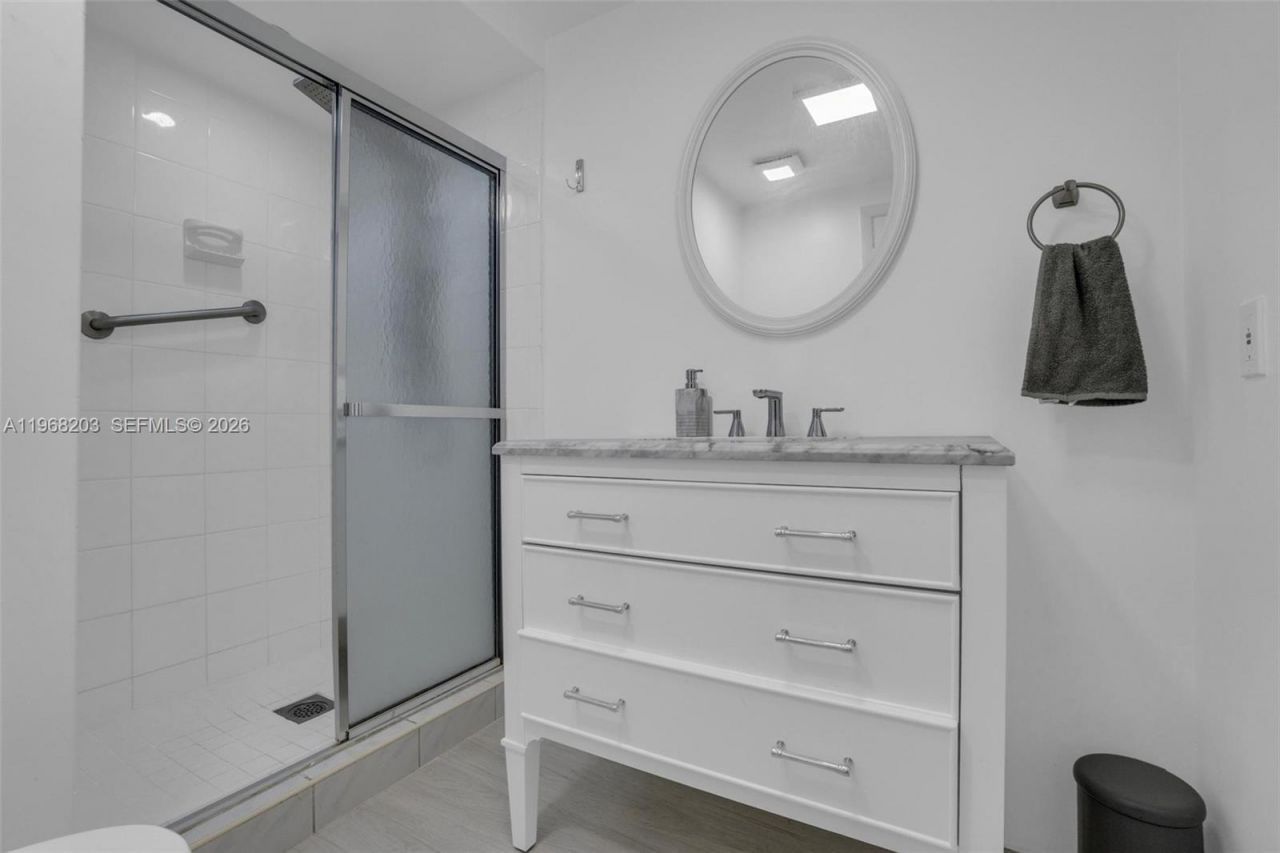 16300 Golf Club Rd, Unit 401, Weston, FL 33326 Photo