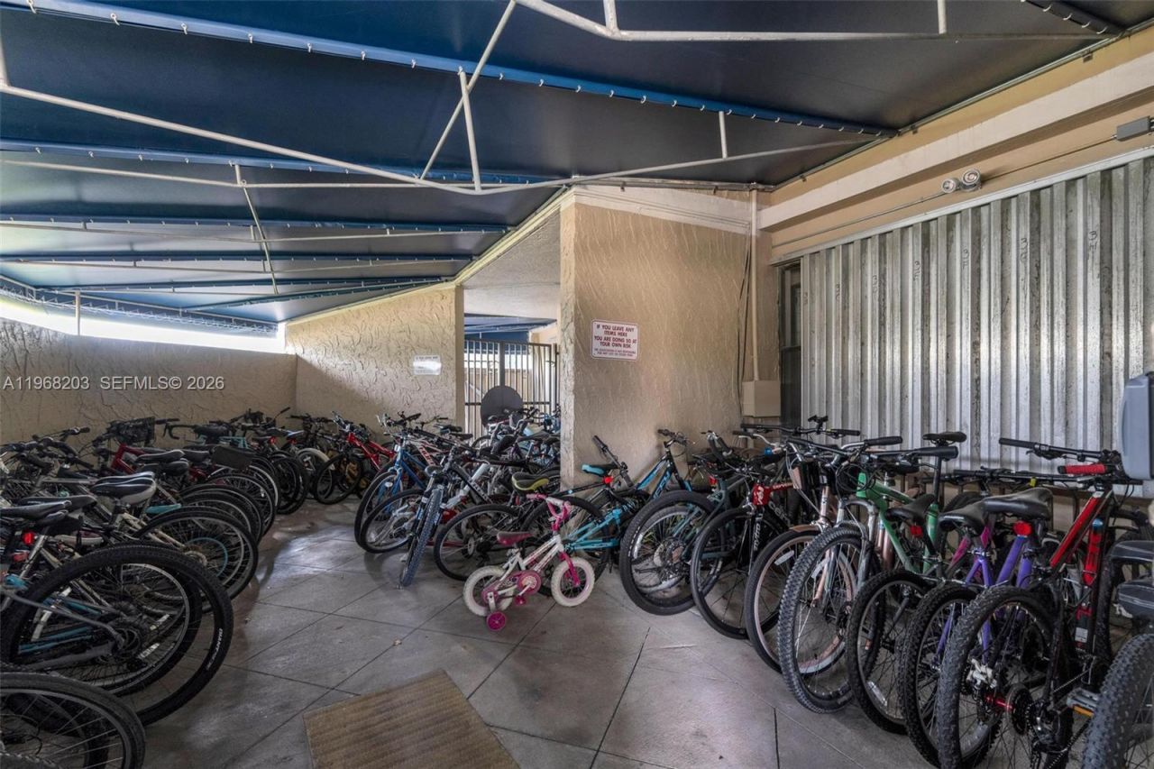 16300 Golf Club Rd, Unit 401, Weston, FL 33326 Photo