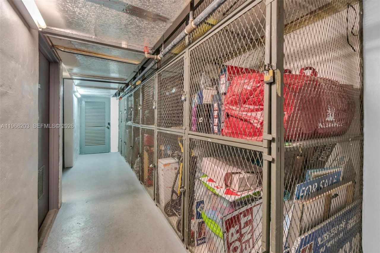 16300 Golf Club Rd, Unit 401, Weston, FL 33326 Photo