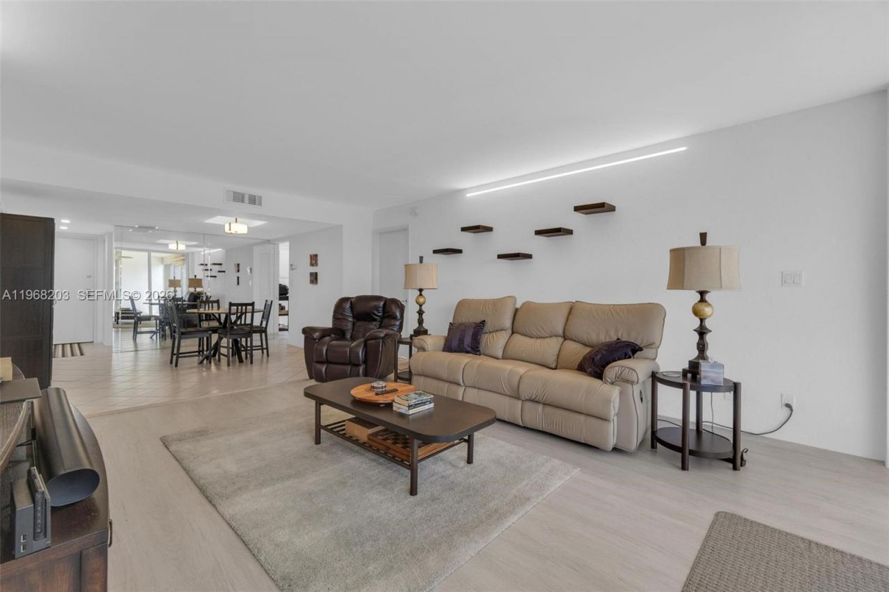 16300 Golf Club Rd, Unit 401, Weston, FL 33326 Photo