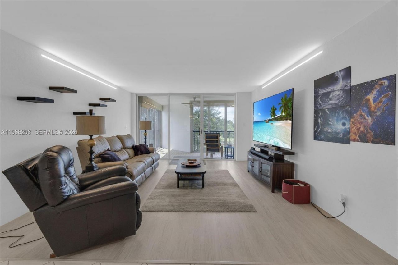 16300 Golf Club Rd, Unit 401, Weston, FL 33326 Photo