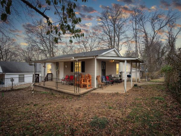 715 Williams Ln , Clarksville, TN 37040