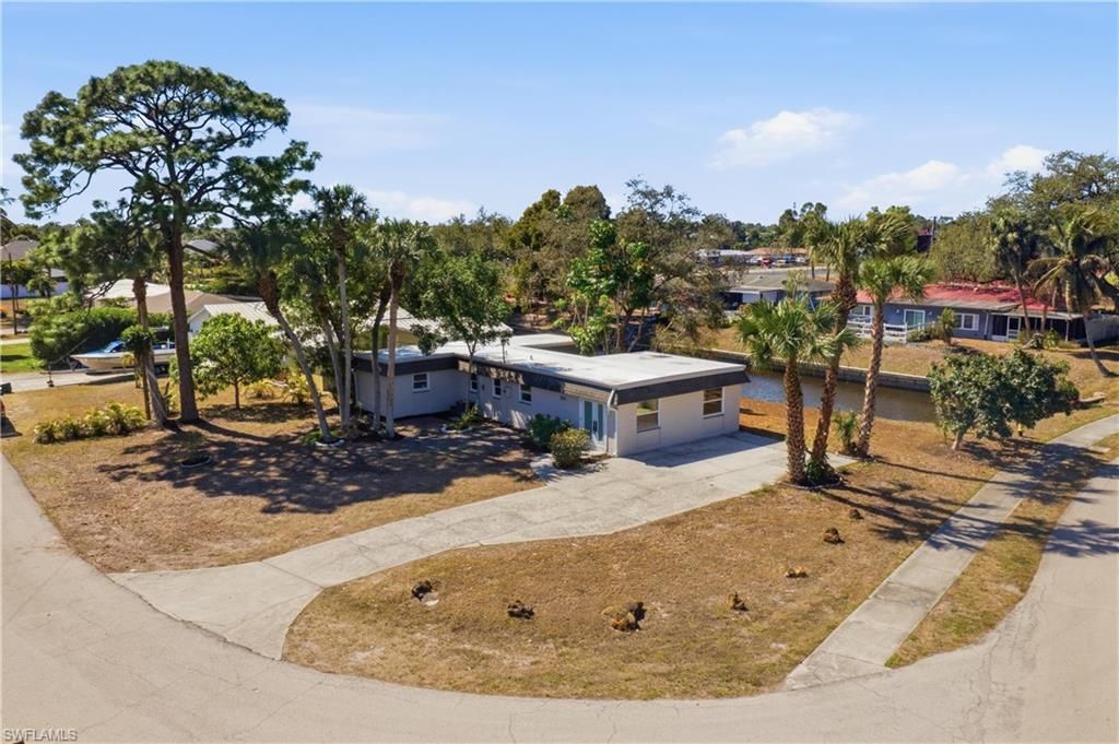 1021 April Ln, North Fort Myers, FL 33903 Photo