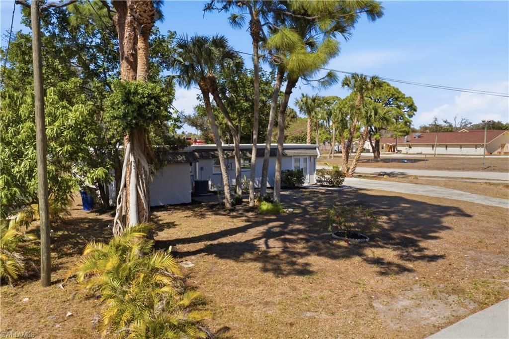 1021 April Ln, North Fort Myers, FL 33903 Photo
