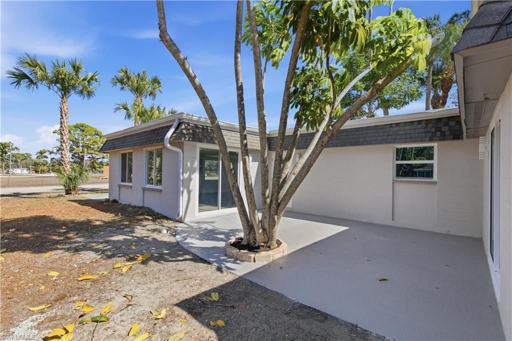 1021 April Ln, North Fort Myers, FL 33903 Photo