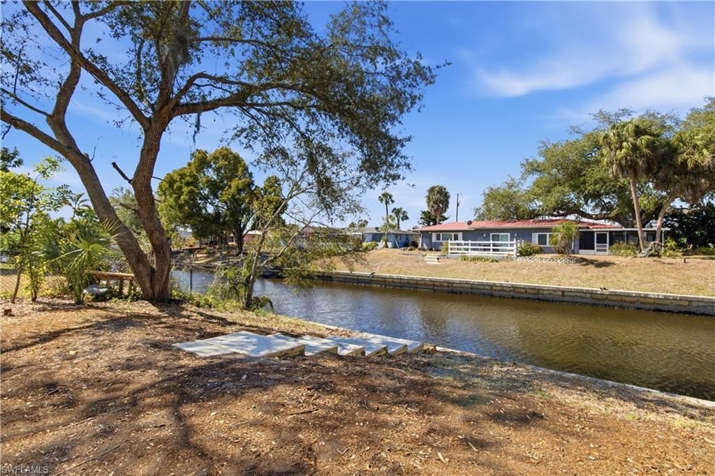 1021 April Ln, North Fort Myers, FL 33903 Photo