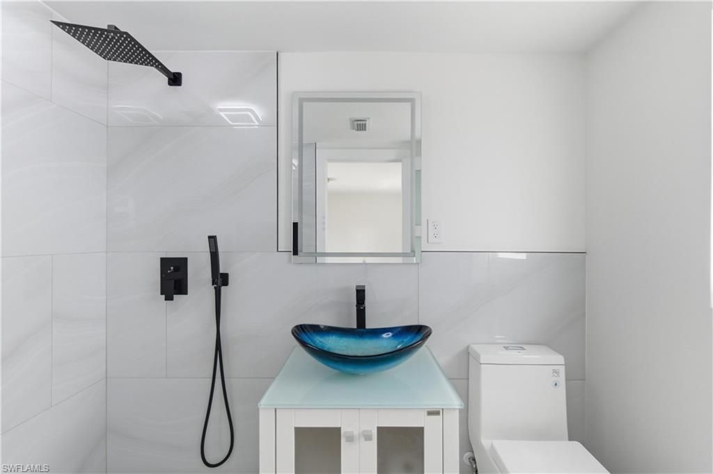 1021 April Ln, North Fort Myers, FL 33903 Photo