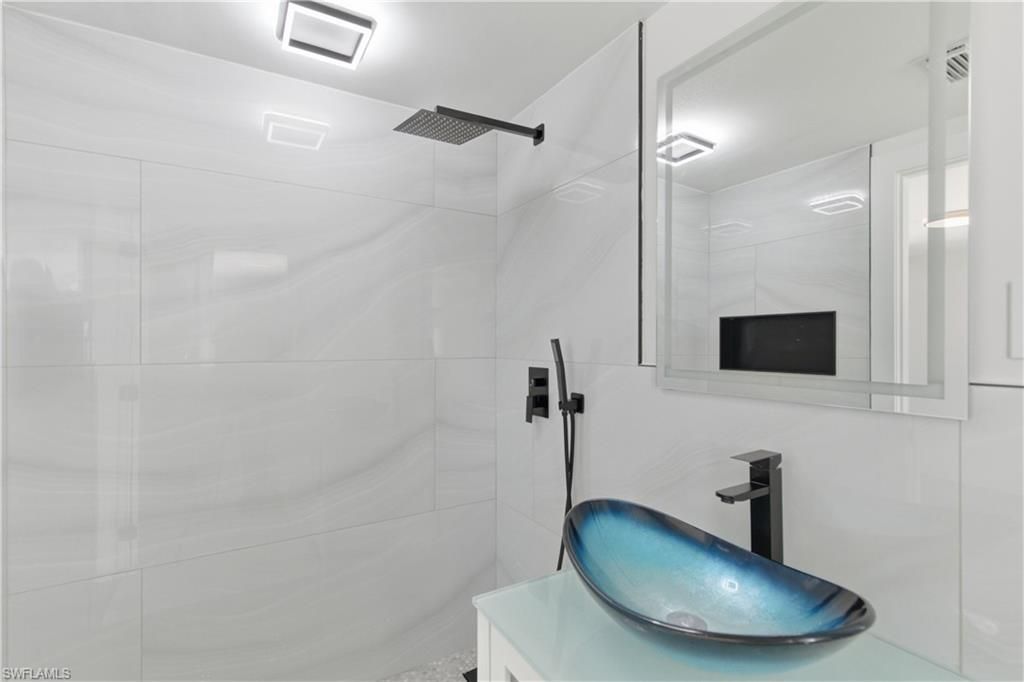 1021 April Ln, North Fort Myers, FL 33903 Photo