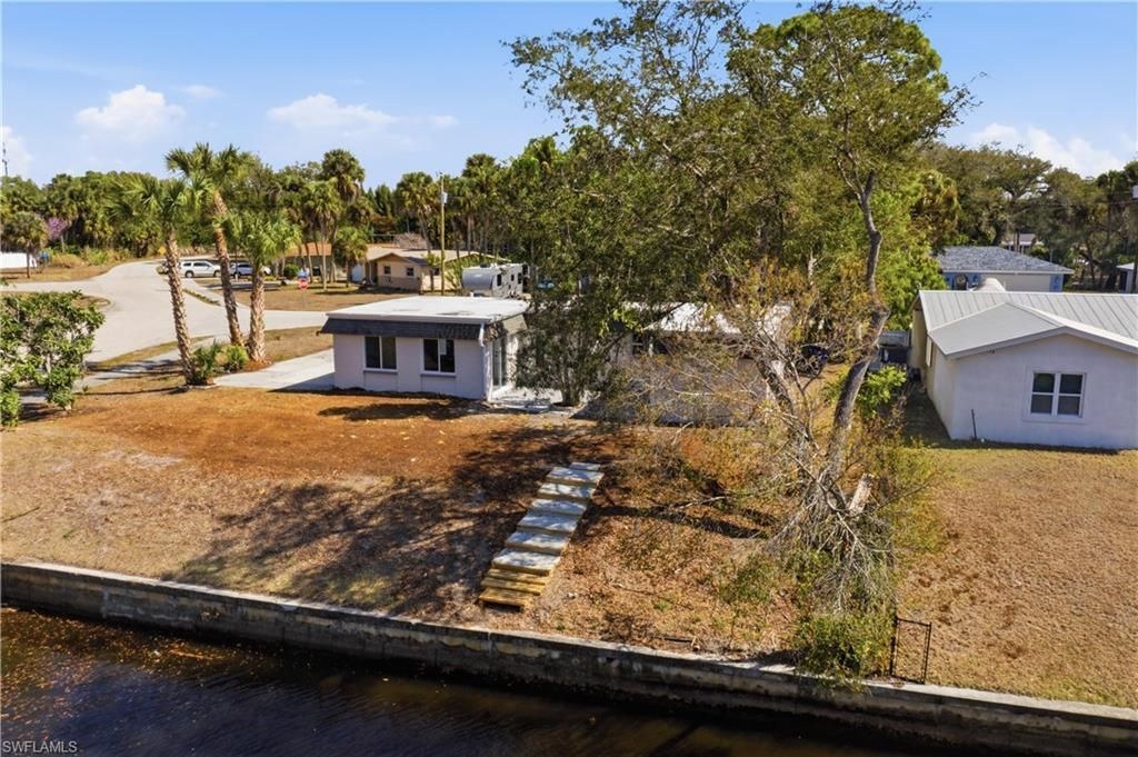 1021 April Ln, North Fort Myers, FL 33903 Photo