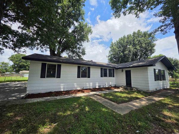 502 SE Miller Street, Hoxie, AR 72433