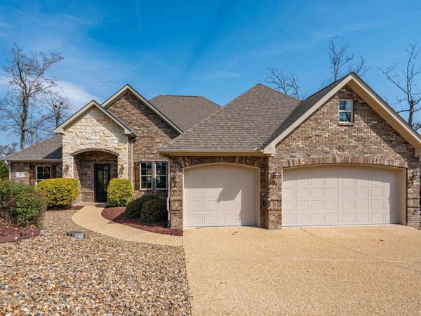 6 Gandia Place, Hot Springs Village, AR 71909