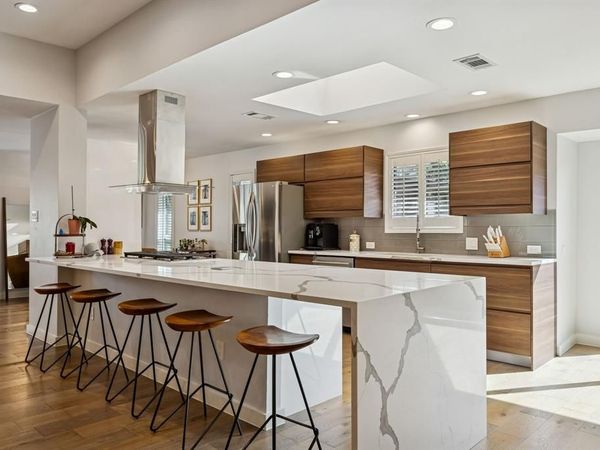 9522 Robin Meadow Drive , Dallas, TX 75243