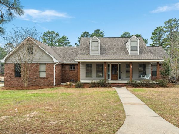77 Baracuda Dr., Hattiesburg, MS 39402
