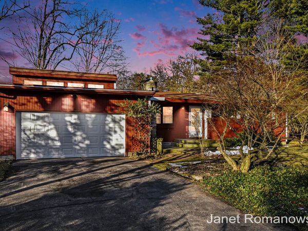 7119 Oran Drive SE, Grand Rapids, MI 49546
