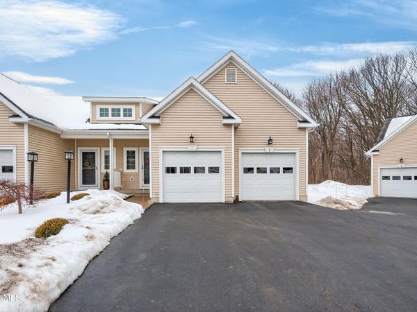 7 Jordan Point Drive, Troy, NY 12180