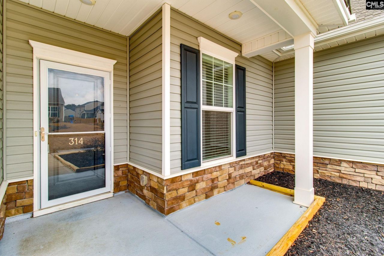 314 Blue Lagoon Lane  Photo 4