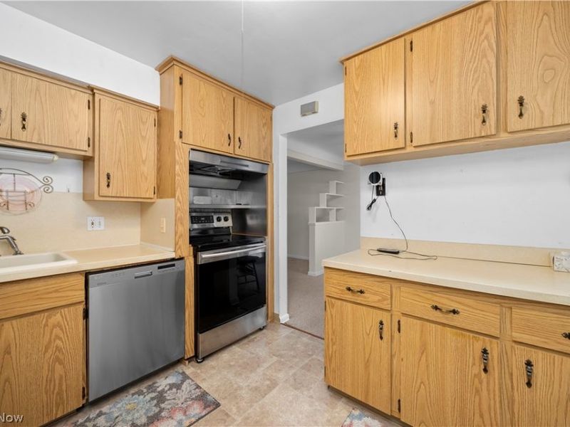 9242 W 130th Street, Strongsville, OH 44136 Photo 10