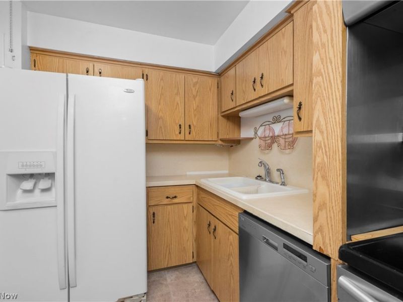 9242 W 130th Street, Strongsville, OH 44136 Photo 13