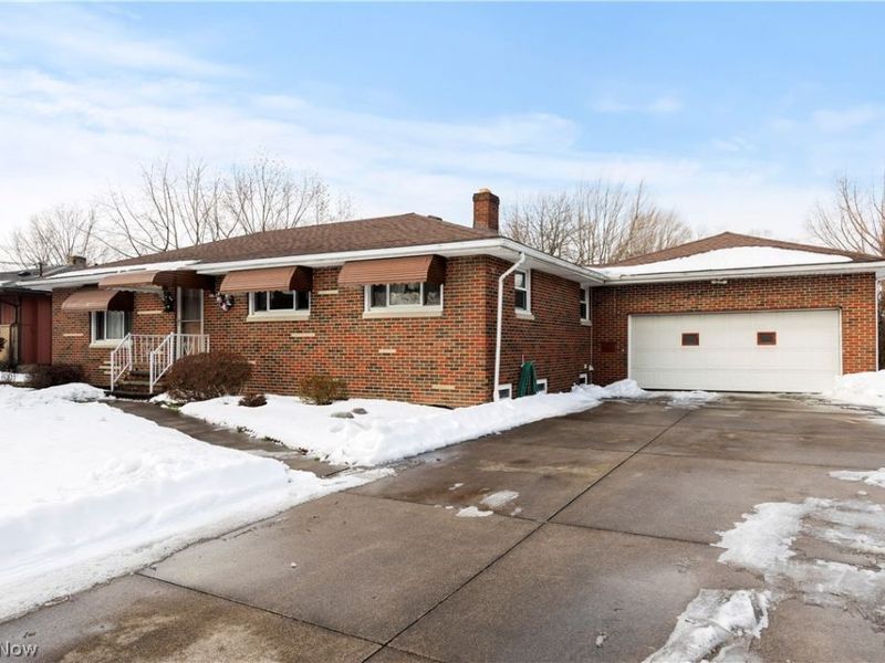 9242 W 130th Street, Strongsville, OH 44136 Photo 2