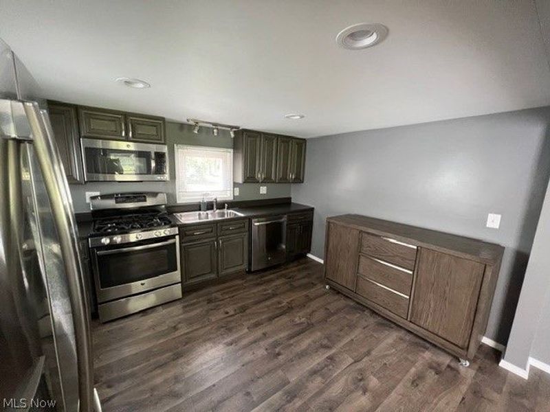 17911 Davis Road, Lake Milton, OH 44429 Photo 5