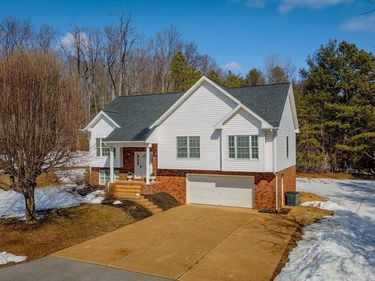 104 S PERSIMMON ST, ELKTON, VA 22827