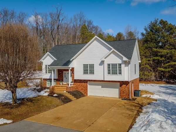 104 S PERSIMMON ST, ELKTON, VA 22827