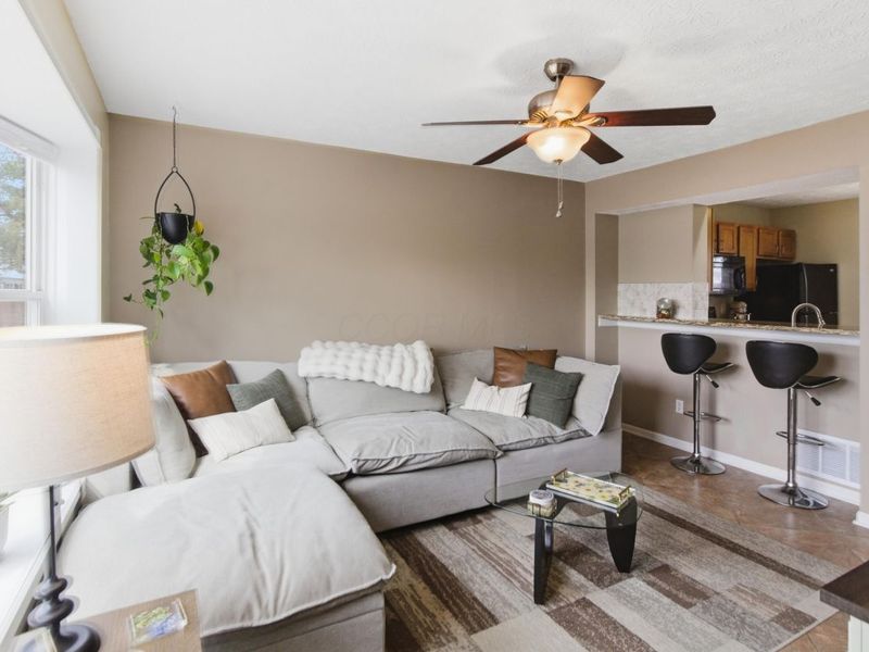 888 Annagladys Drive, Unit F4, Columbus, OH 43085 Photo 2