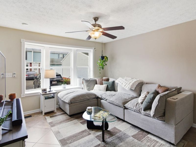 888 Annagladys Drive, Unit F4, Columbus, OH 43085 Photo 4