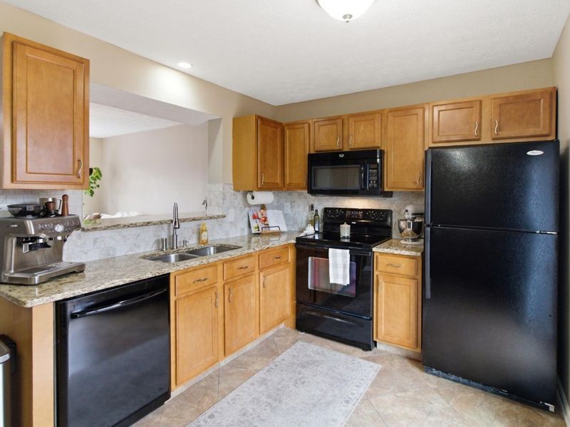 888 Annagladys Drive, Unit F4, Columbus, OH 43085 Photo 5