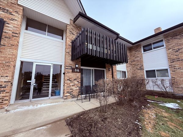 3A KINGERY QUARTER, Unit 103, Willowbrook, IL 60527